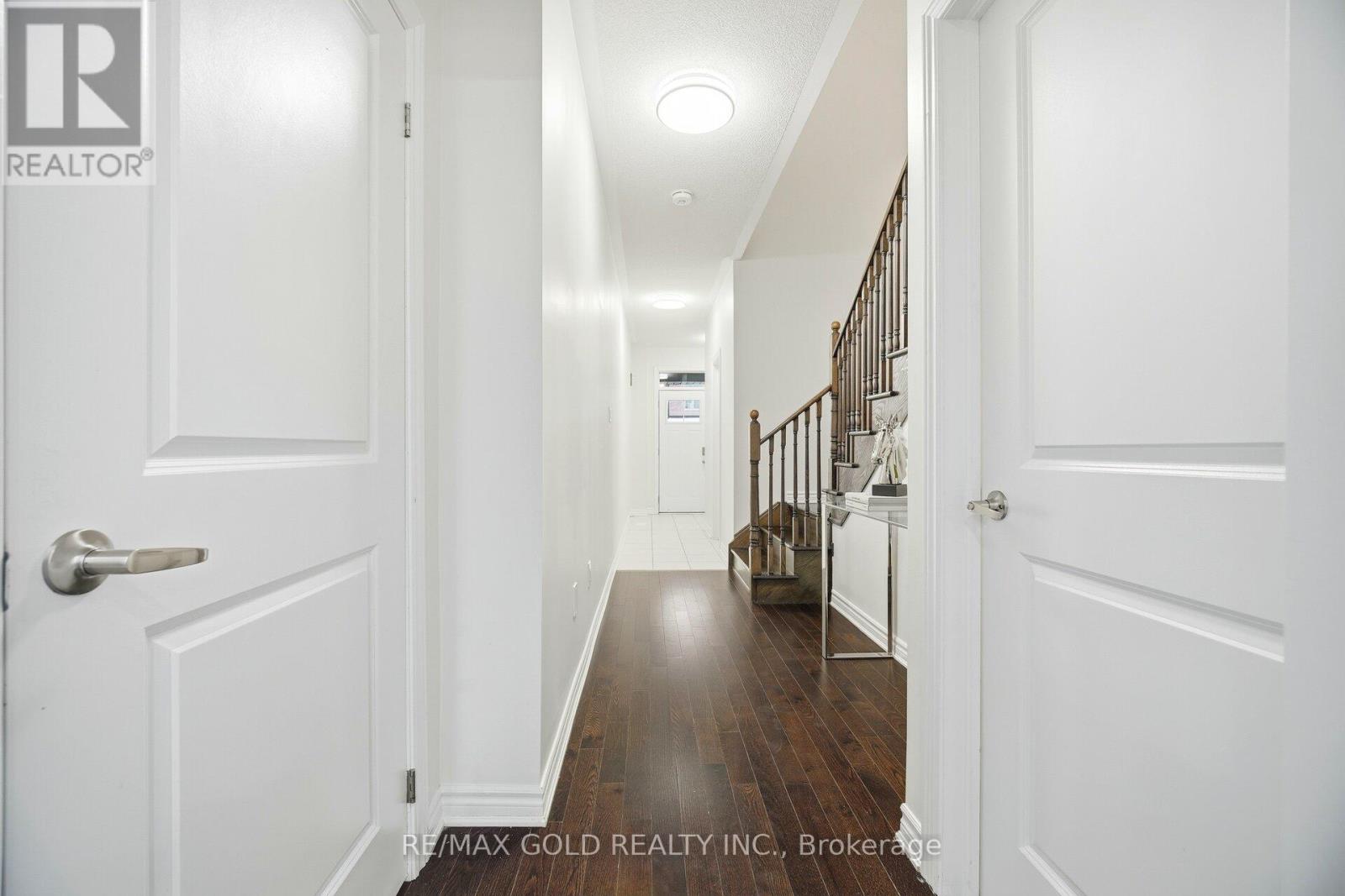 15 Spinland Street, Caledon, Ontario  L7C 4K4 - Photo 7 - W12638518