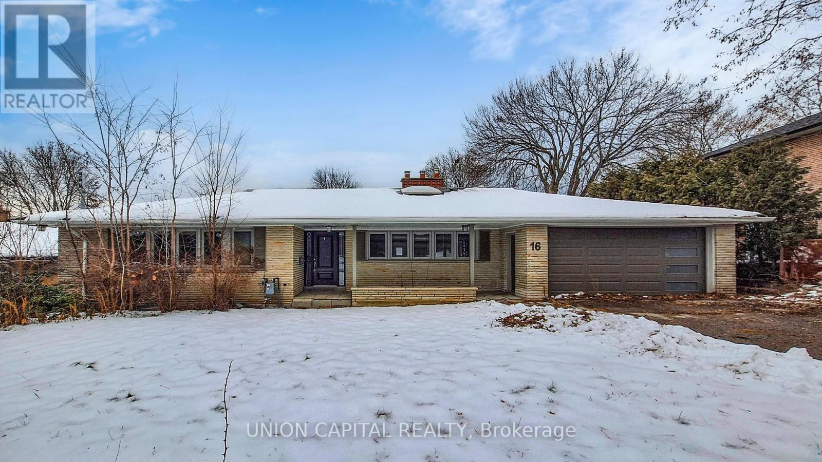 16 CAVALIER CRESCENT, Vaughan, Ontario