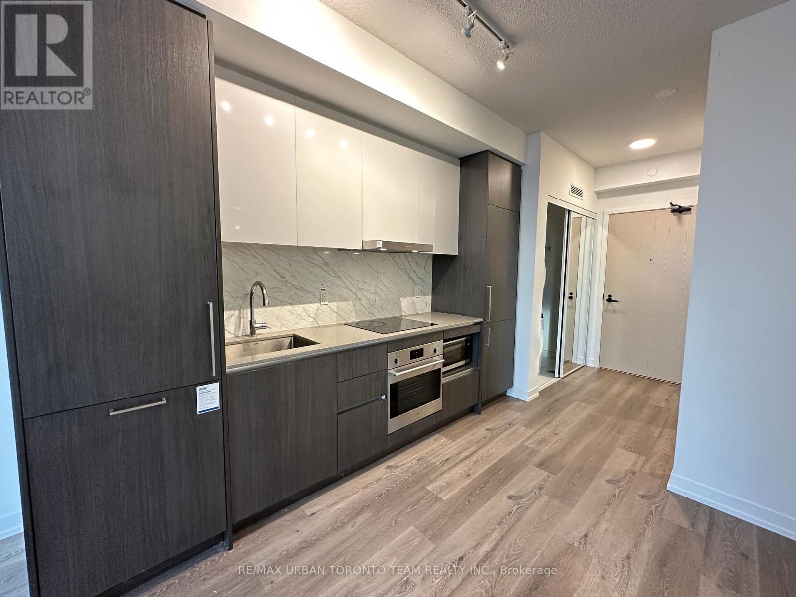 502 - 225 Commerce St Street, Vaughan, Ontario  L4K 0P9 - Photo 2 - N12643140