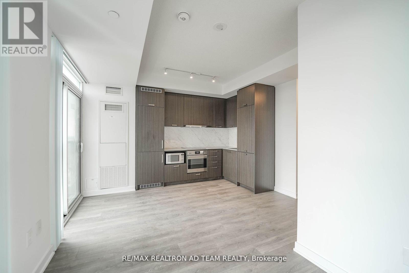 2003 - 38 Honeycrisp Crescent, Vaughan, Ontario  L4K 0M8 - Photo 21 - N12643154