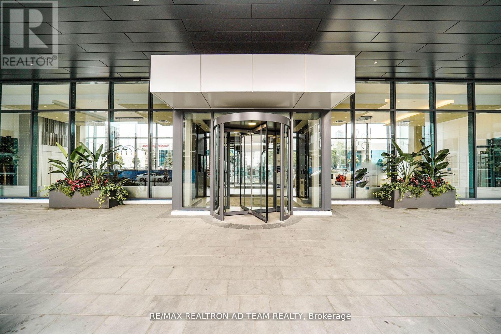 1017 - 38 Honeycrisp Crescent, Vaughan, Ontario  L4K 0M8 - Photo 4 - N12643160