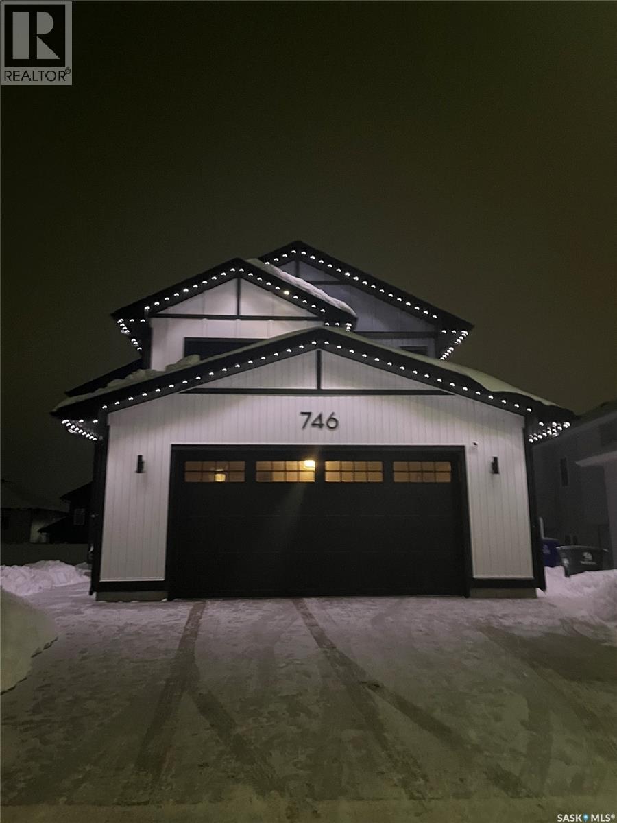 746 Bentley Manor, Saskatoon, Saskatchewan  S7L 6P2 - Photo 2 - SK025788