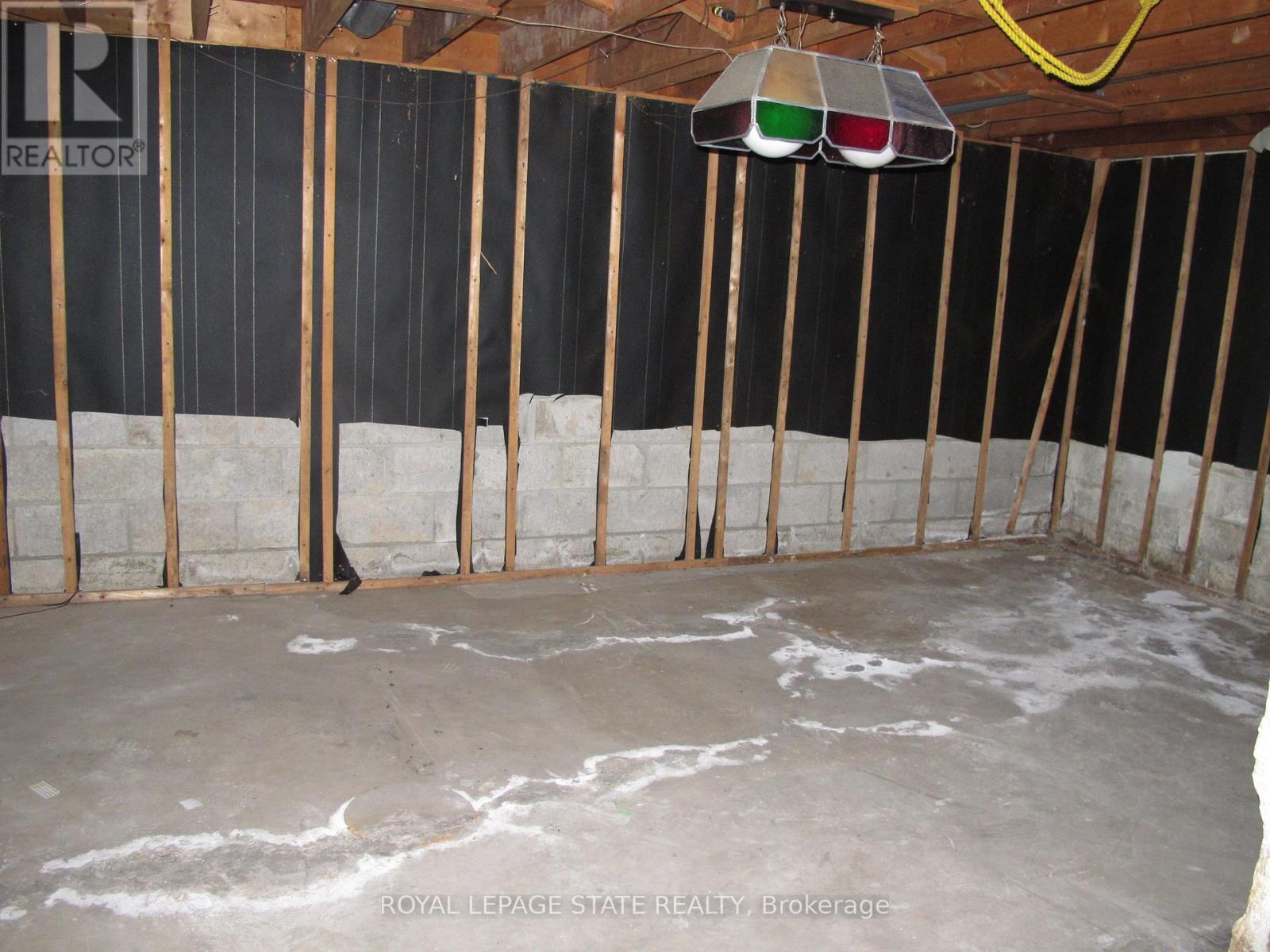 5280 Woodhaven Drive, Burlington, Ontario  L7L 3T4 - Photo 14 - W12643096