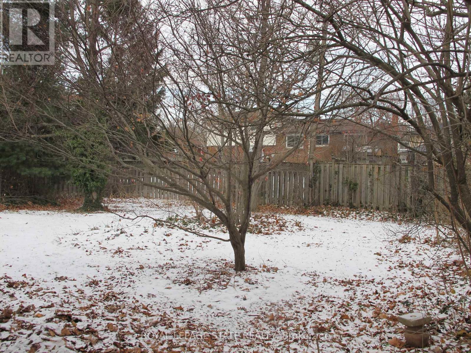 5280 Woodhaven Drive, Burlington, Ontario  L7L 3T4 - Photo 18 - W12643096