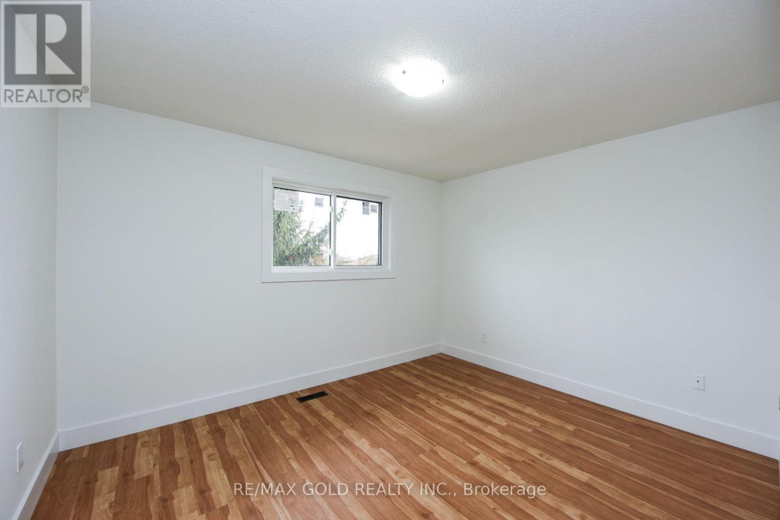 51 Malcolm Crescent, Brampton, Ontario  L6S 3C7 - Photo 12 - W12643112