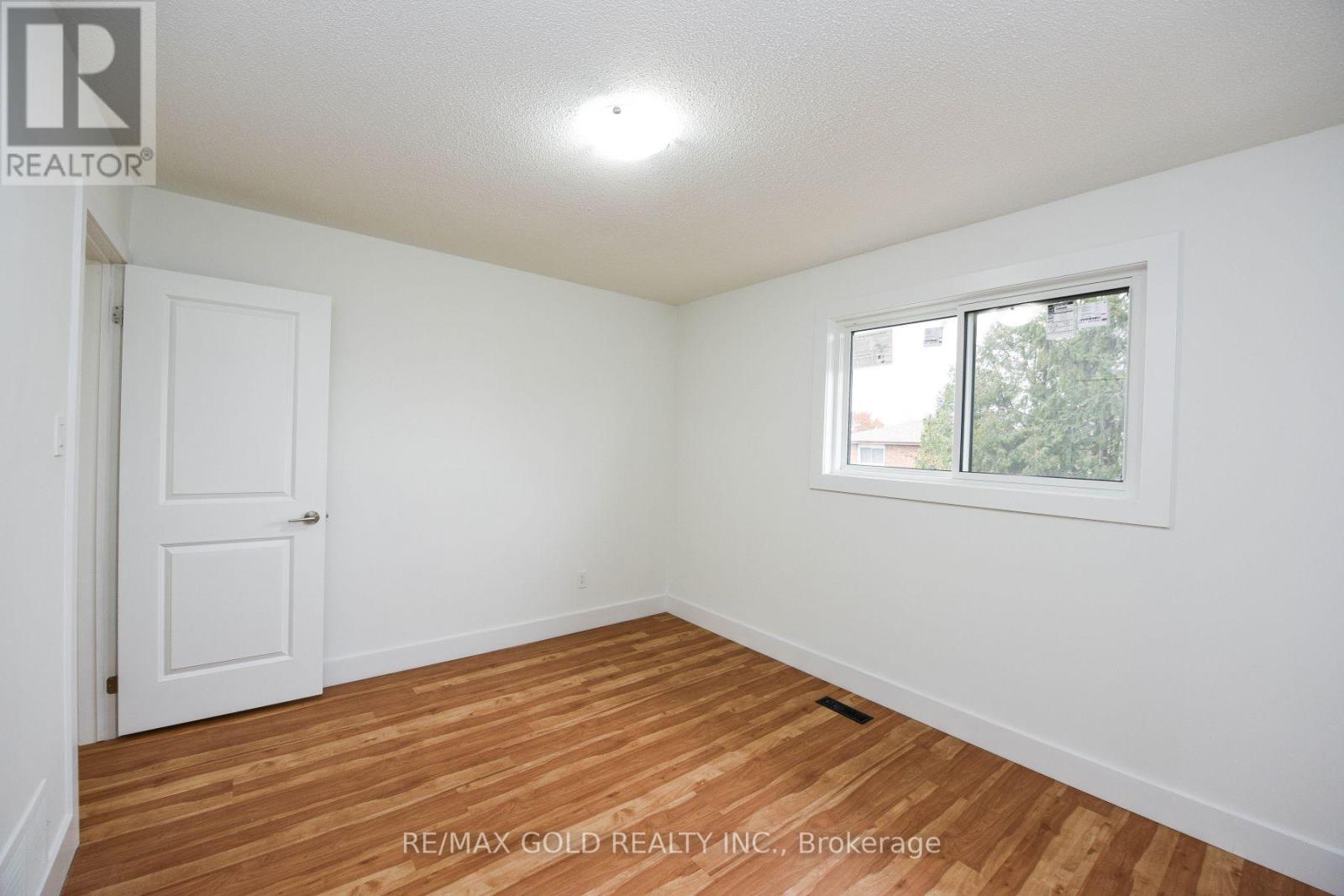 51 Malcolm Crescent, Brampton, Ontario  L6S 3C7 - Photo 14 - W12643112