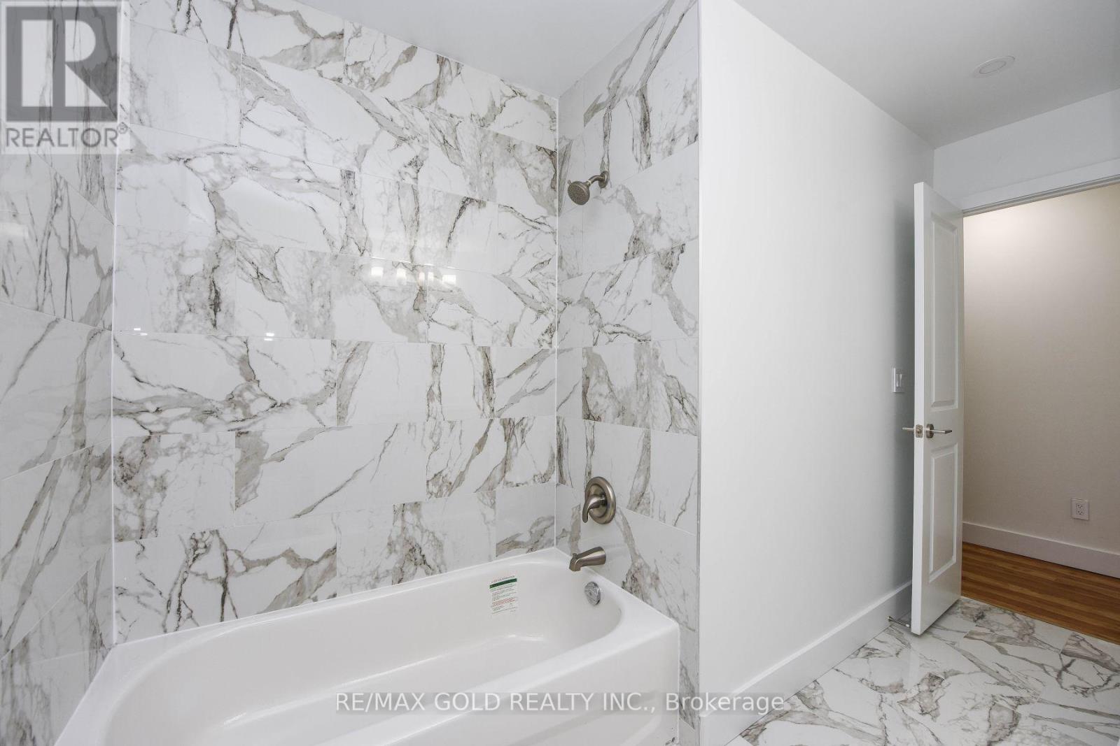 51 Malcolm Crescent, Brampton, Ontario  L6S 3C7 - Photo 19 - W12643112