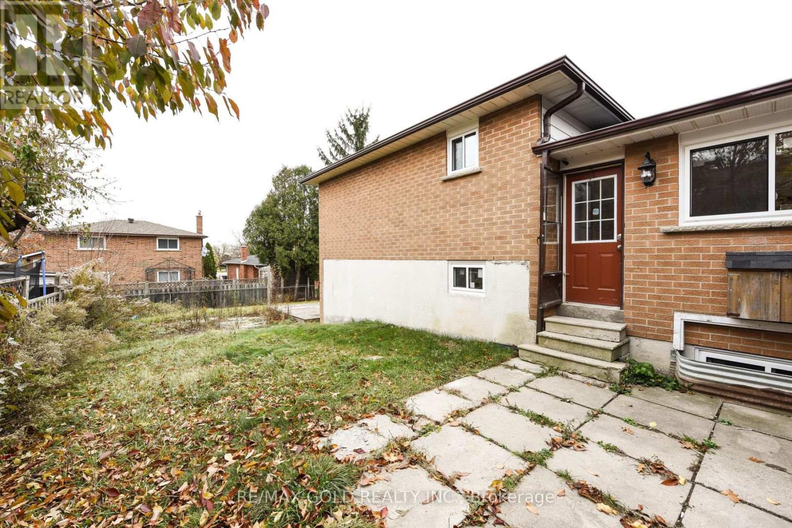 51 Malcolm Crescent, Brampton, Ontario  L6S 3C7 - Photo 32 - W12643112