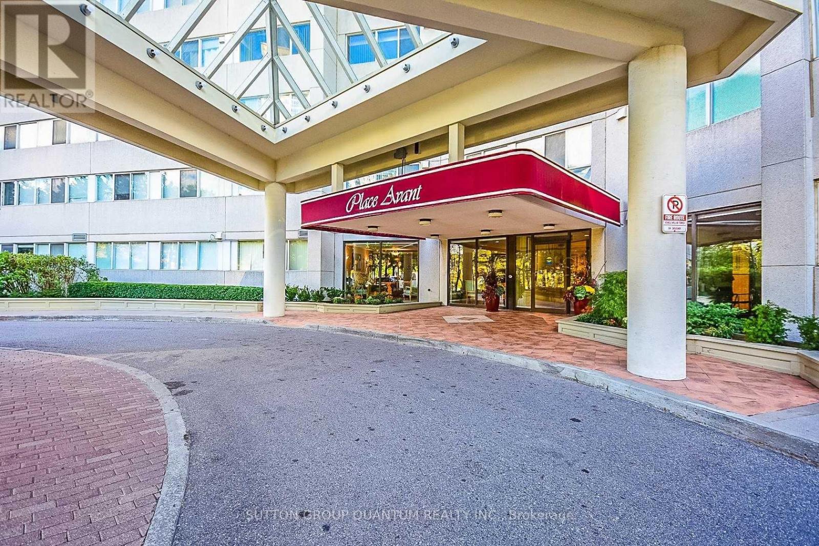 603 - 3700 Kaneff Crescent, Mississauga, Ontario  L5A 4B8 - Photo 2 - W12643146