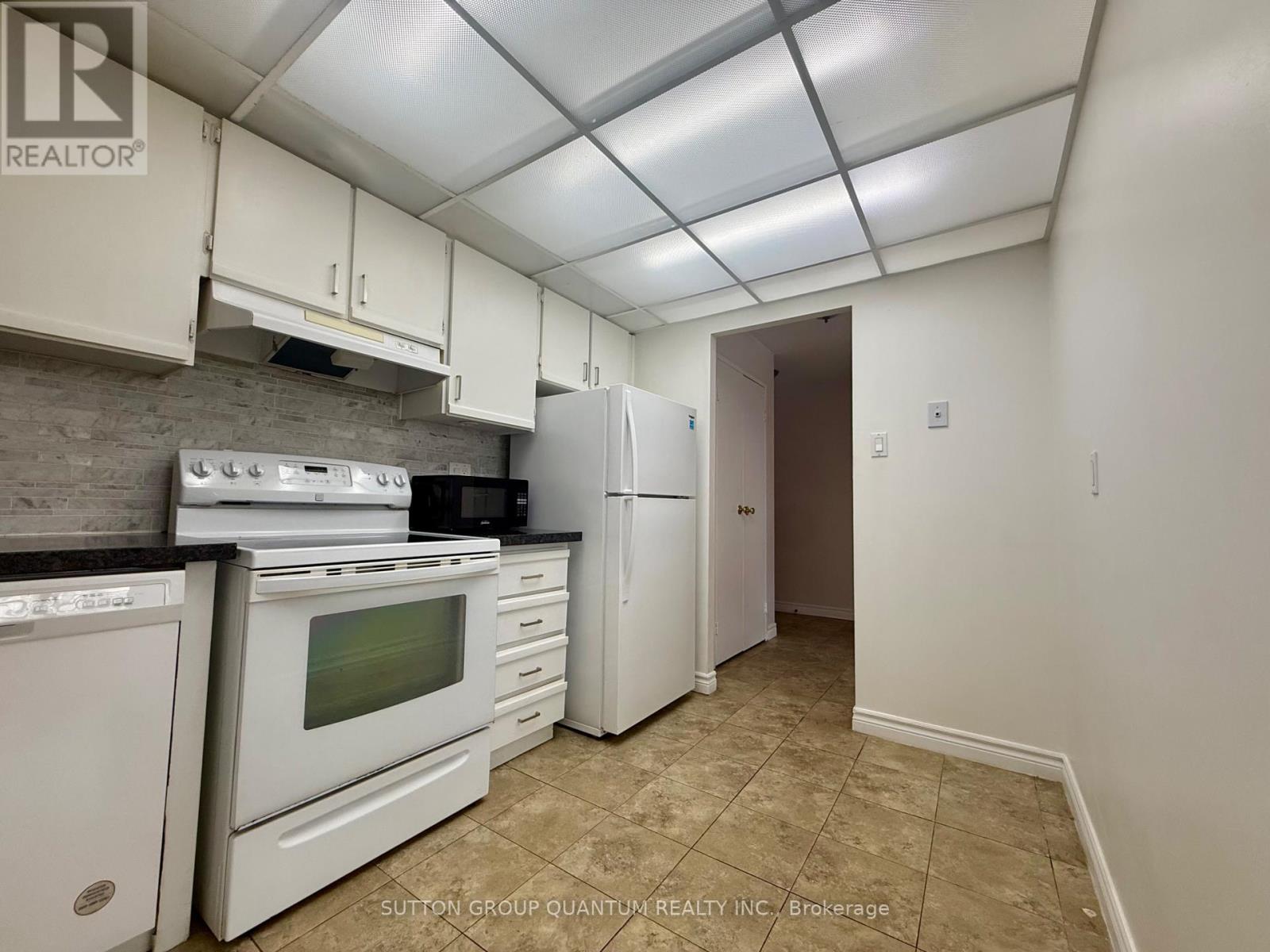 603 - 3700 Kaneff Crescent, Mississauga, Ontario  L5A 4B8 - Photo 8 - W12643146