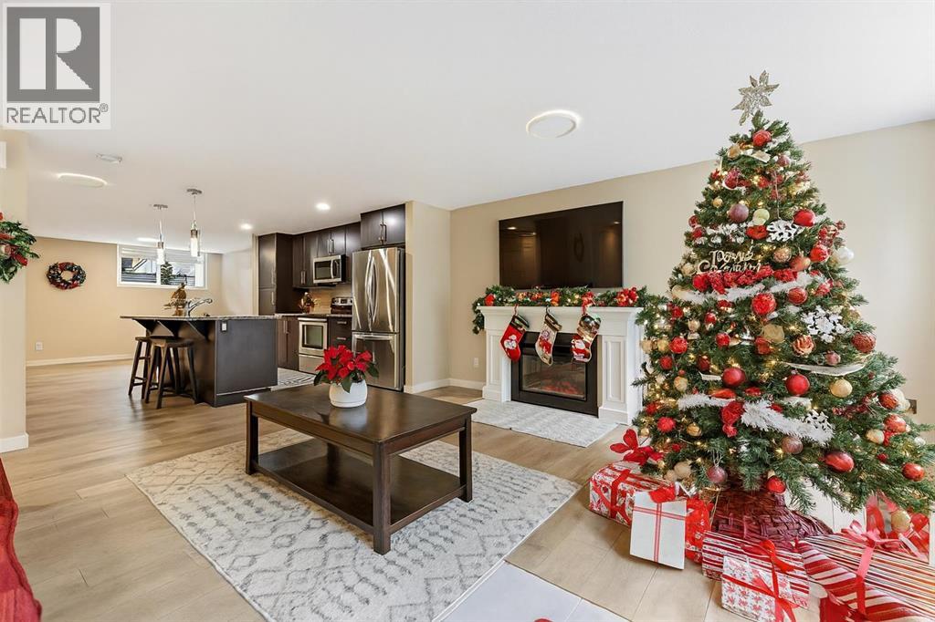 147 Mckenzie Towne Close Se, Calgary, Alberta  T2Z 1A7 - Photo 3 - A2263174