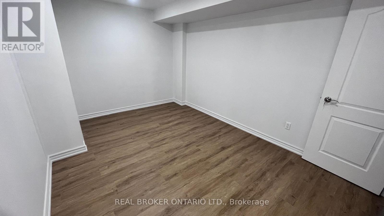 Basement Apartment - 15 Birchpark Drive, Whitby, Ontario  L1R 3P2 - Photo 12 - E12637636