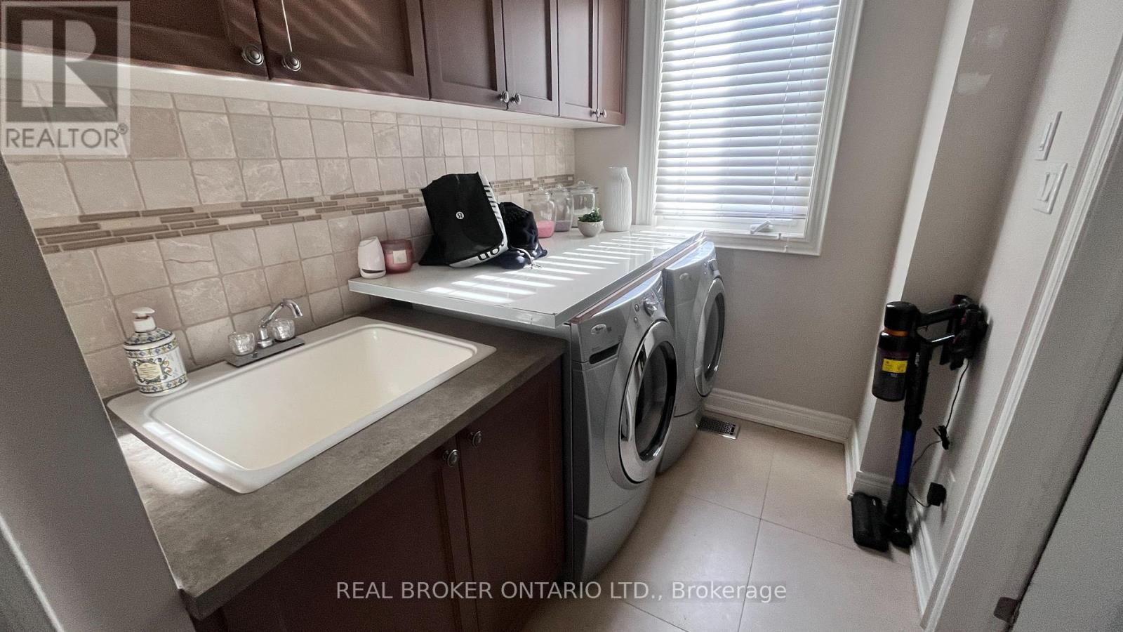 Basement Apartment - 15 Birchpark Drive, Whitby, Ontario  L1R 3P2 - Photo 13 - E12637636