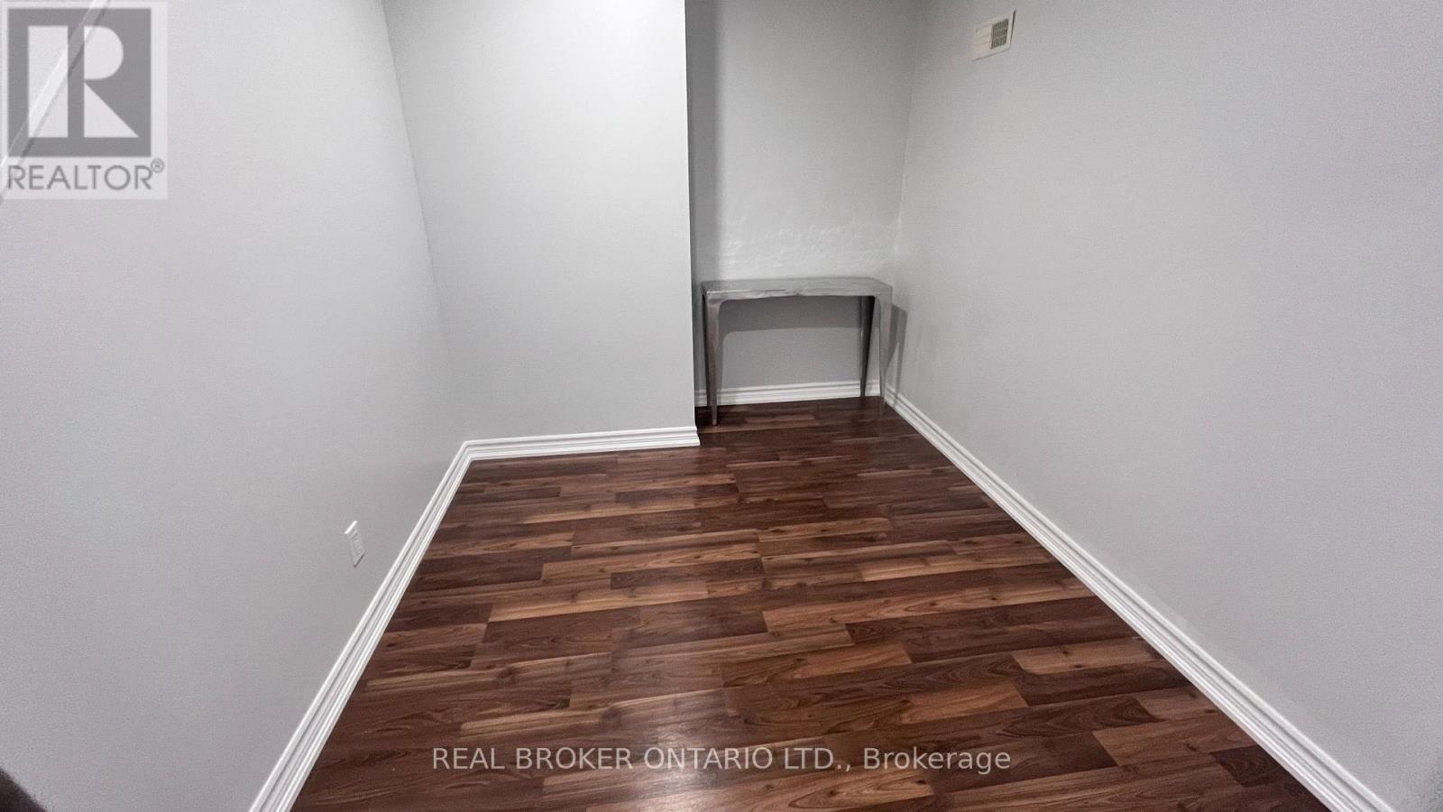 Basement Apartment - 15 Birchpark Drive, Whitby, Ontario  L1R 3P2 - Photo 9 - E12637636