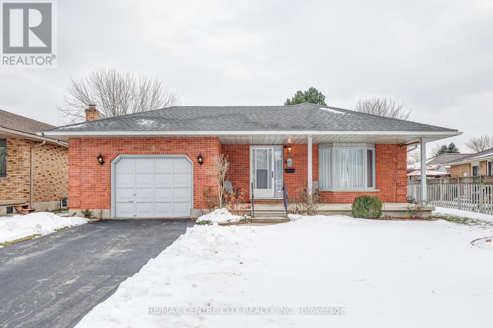 95 DUFFERIN STREET, Aylmer, Ontario