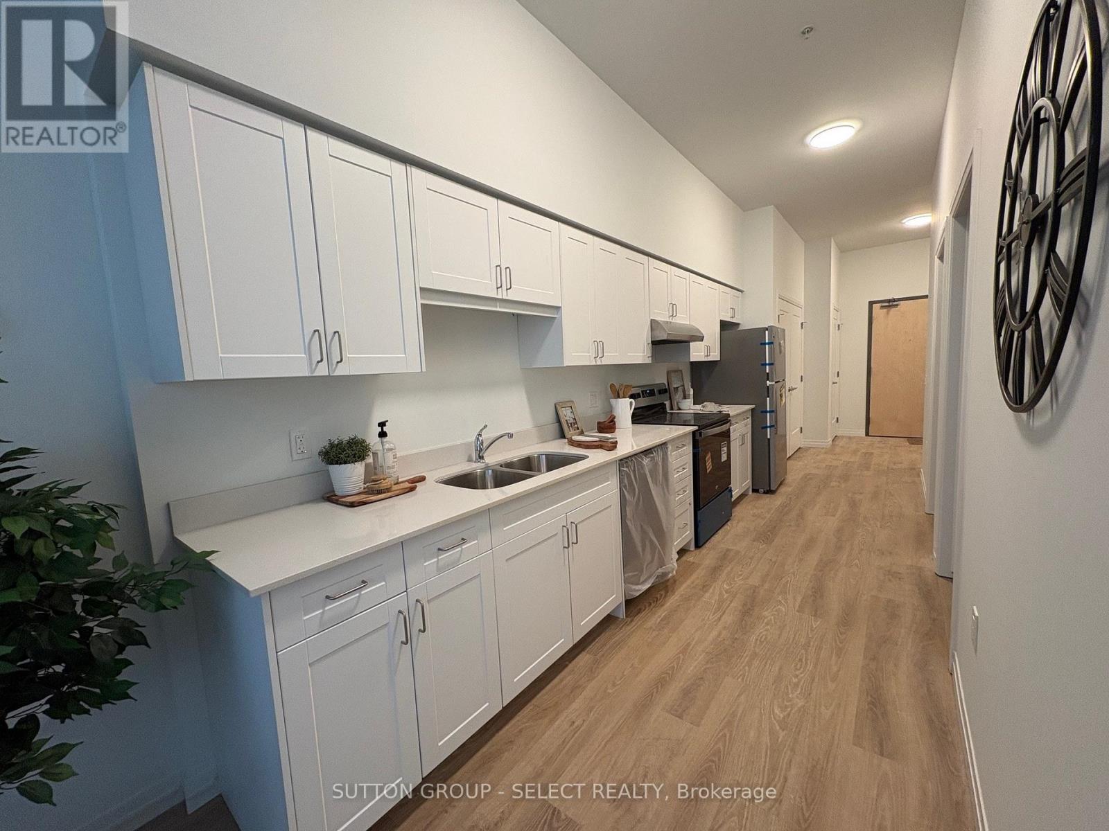 107 - 351 Hill Street, London East, Ontario  N6B 2M1 - Photo 5 - X12643256