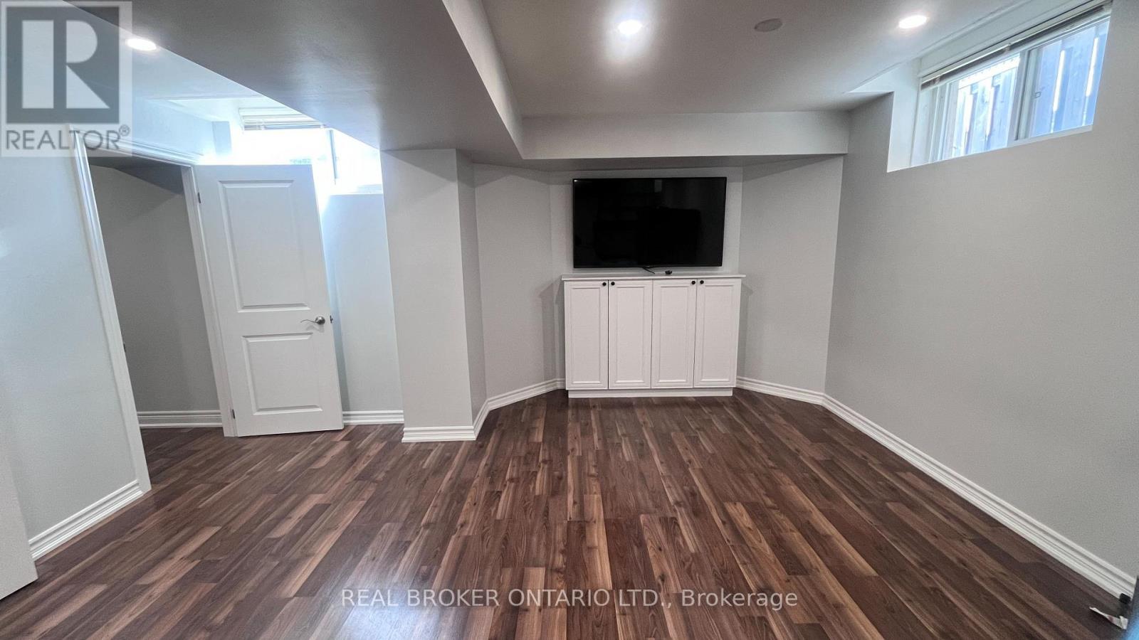 Basement Apartment - 15 Birchpark Drive, Whitby, Ontario  L1R 3P2 - Photo 6 - E12637636