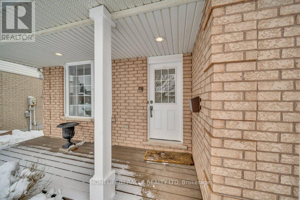 114 Glencliffe Court, Kitchener, Ontario  N2B 3X1 - Photo 2 - X12643100