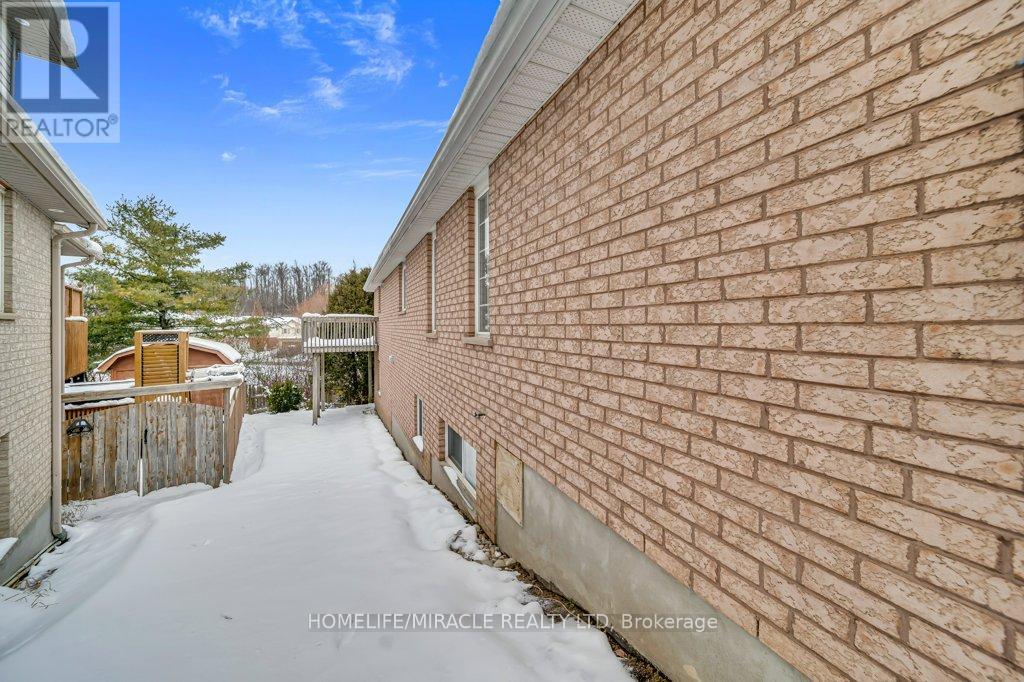 114 Glencliffe Court, Kitchener, Ontario  N2B 3X1 - Photo 37 - X12643100