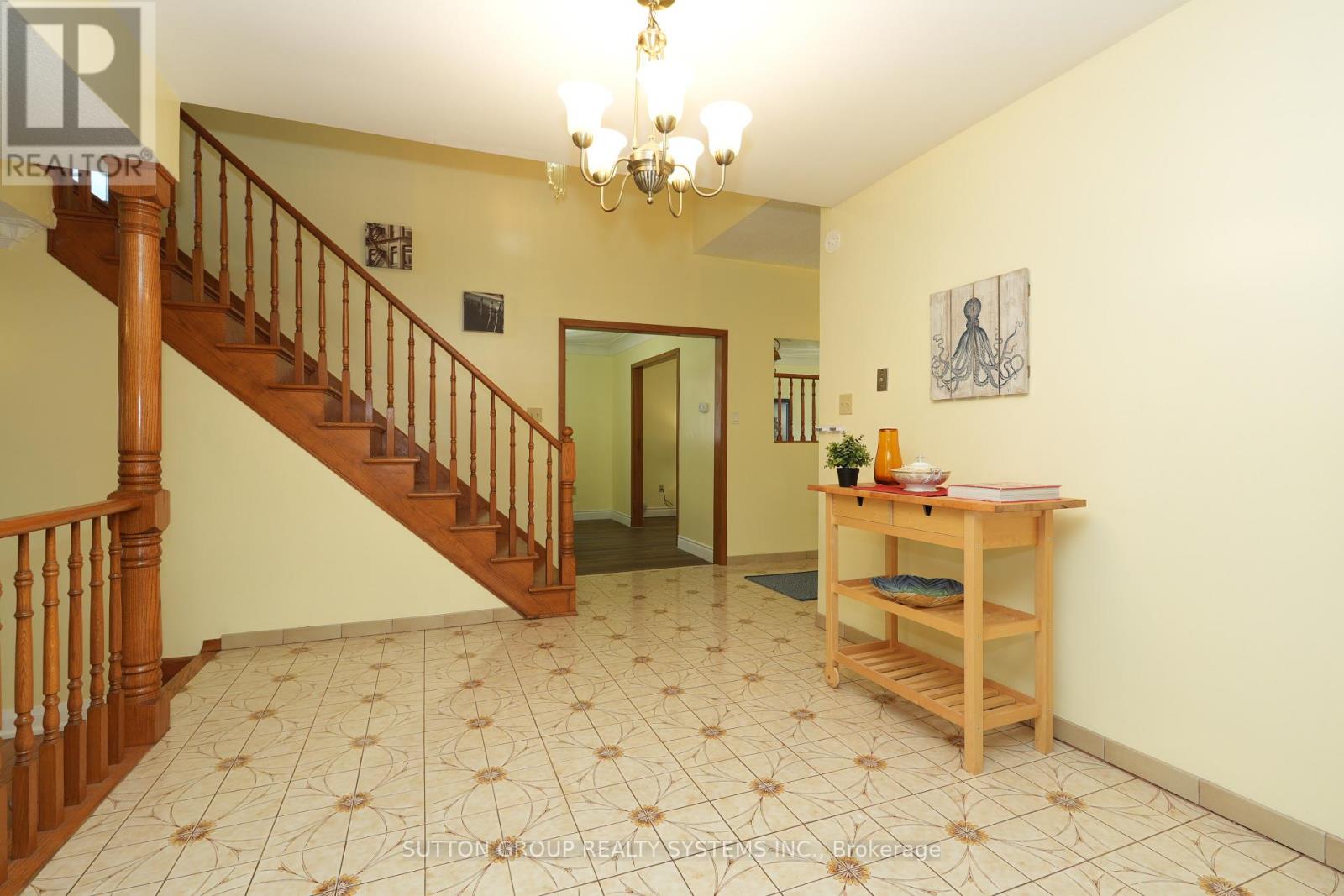 101 Henley Drive, Hamilton, Ontario  L8E 4M3 - Photo 13 - X12643104