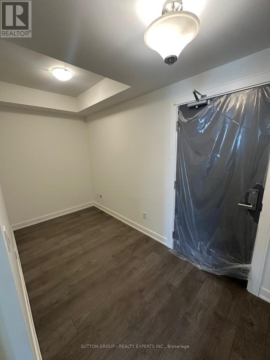 B1002 - 715 Davis Drive, Newmarket, Ontario  L3Y 0J2 - Photo 6 - N12513080