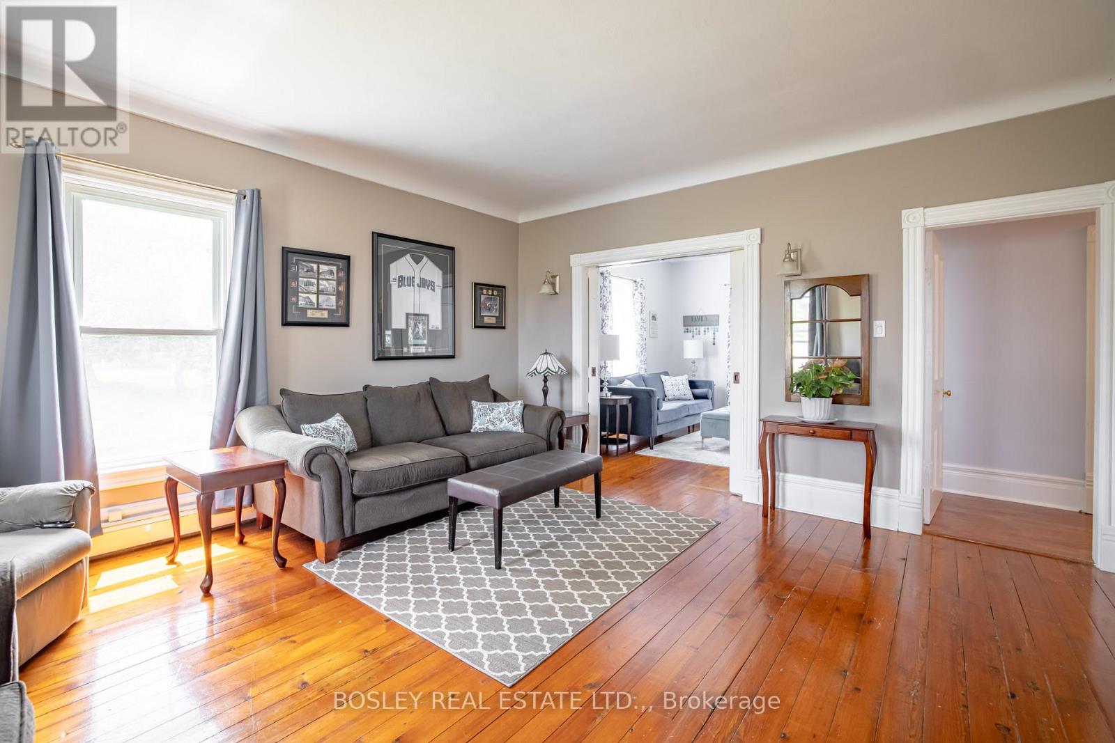 1609 Eighth Avenue, St. Catharines, Ontario  L2R 6P7 - Photo 4 - X12643174