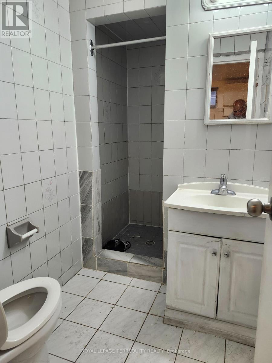 Lower 2l - 2977 Lawrence Avenue E, Toronto, Ontario  M1P 2V6 - Photo 4 - E12639096