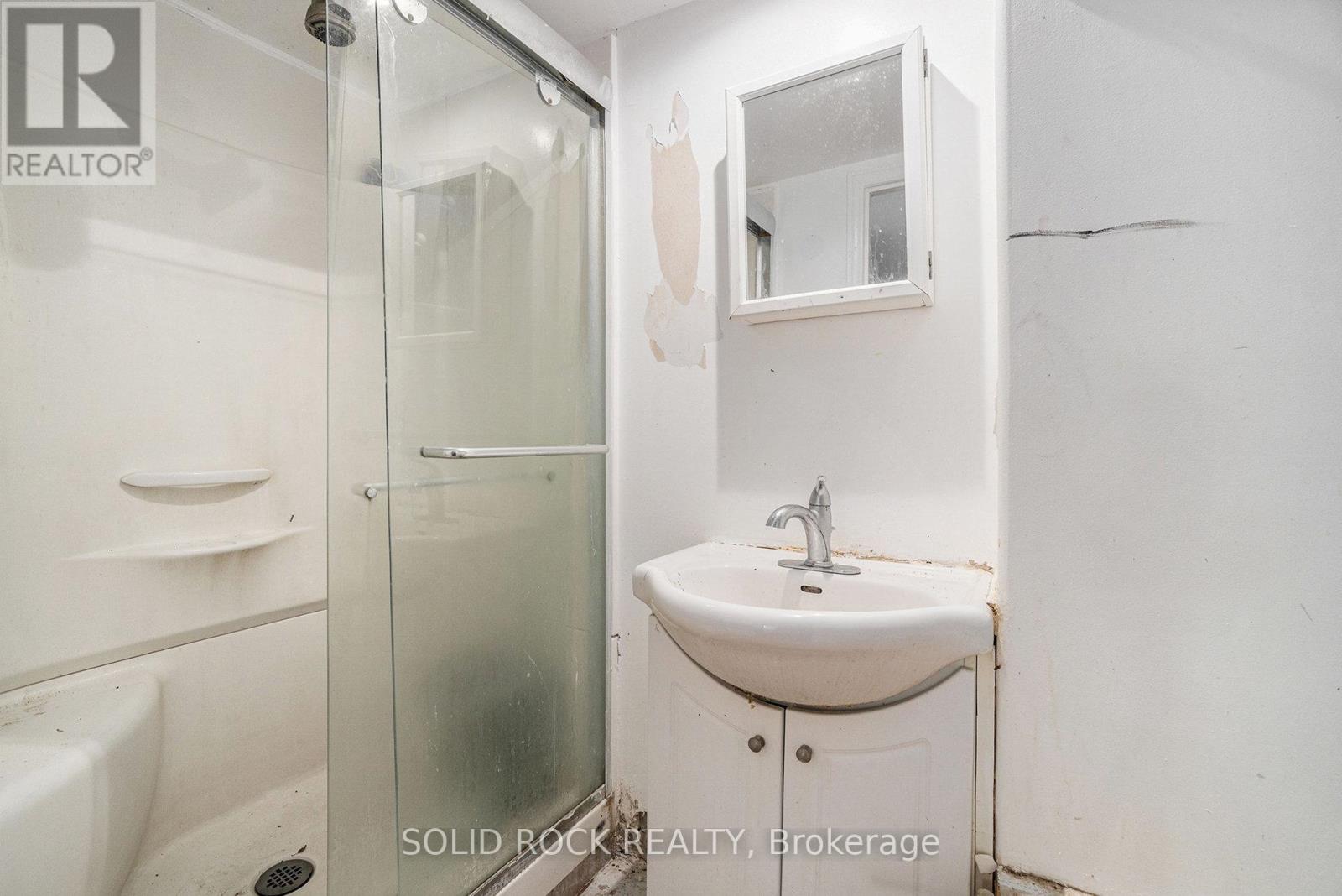 1432 Leigh Crescent, Ottawa, Ontario  K1J 8E4 - Photo 17 - X12381018