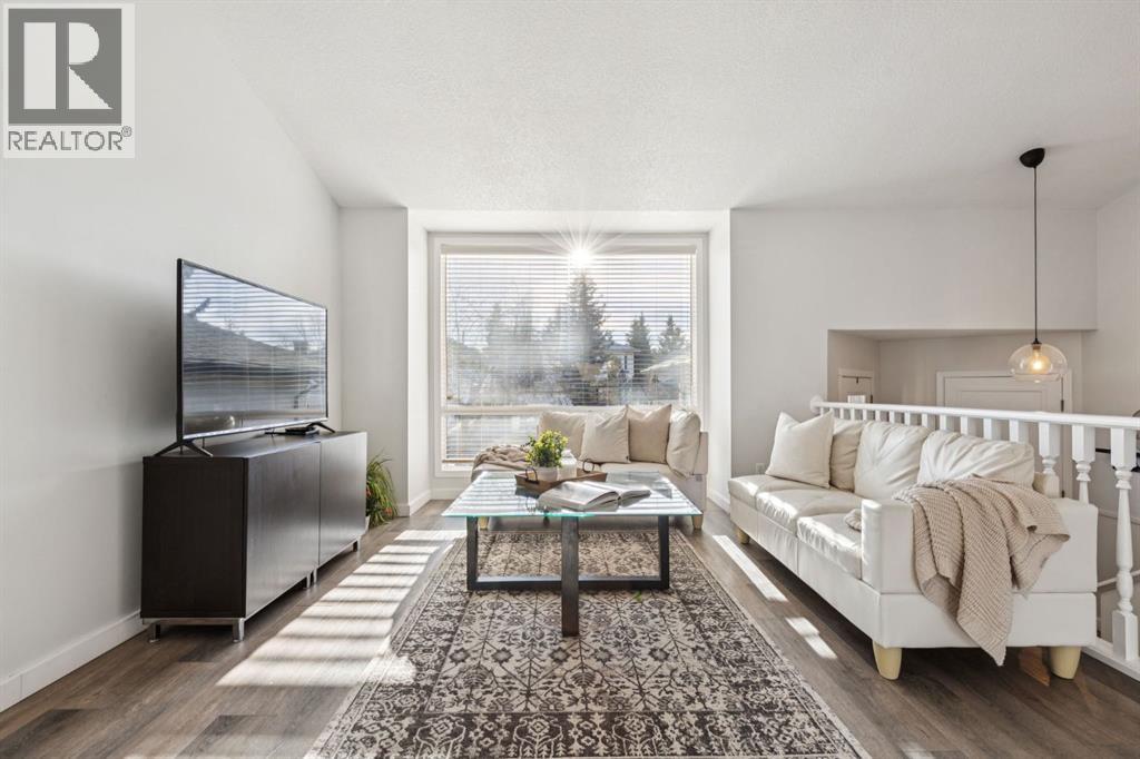 36 Riverview Drive, Cochrane, Alberta  T4C 1K1 - Photo 8 - A2271323