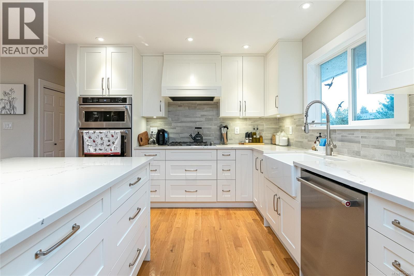 7227 Seabrook Rd, Central Saanich, British Columbia  V8M 1M5 - Photo 12 - 1022061