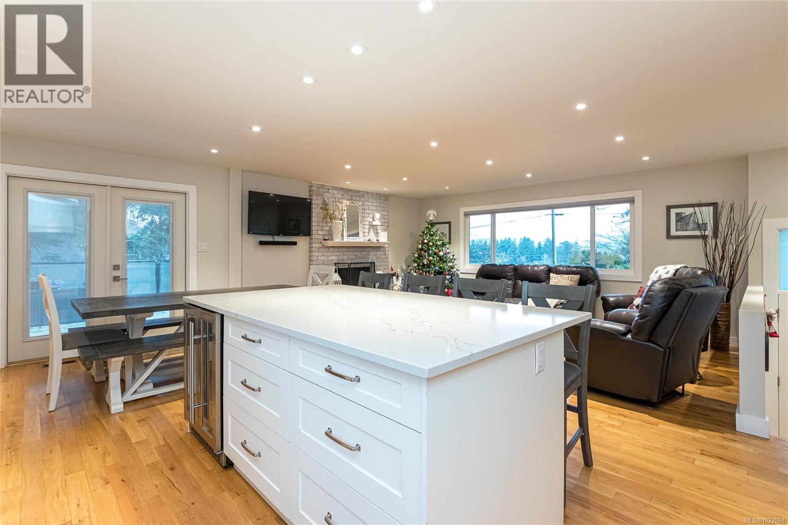 7227 Seabrook Rd, Central Saanich, British Columbia  V8M 1M5 - Photo 13 - 1022061