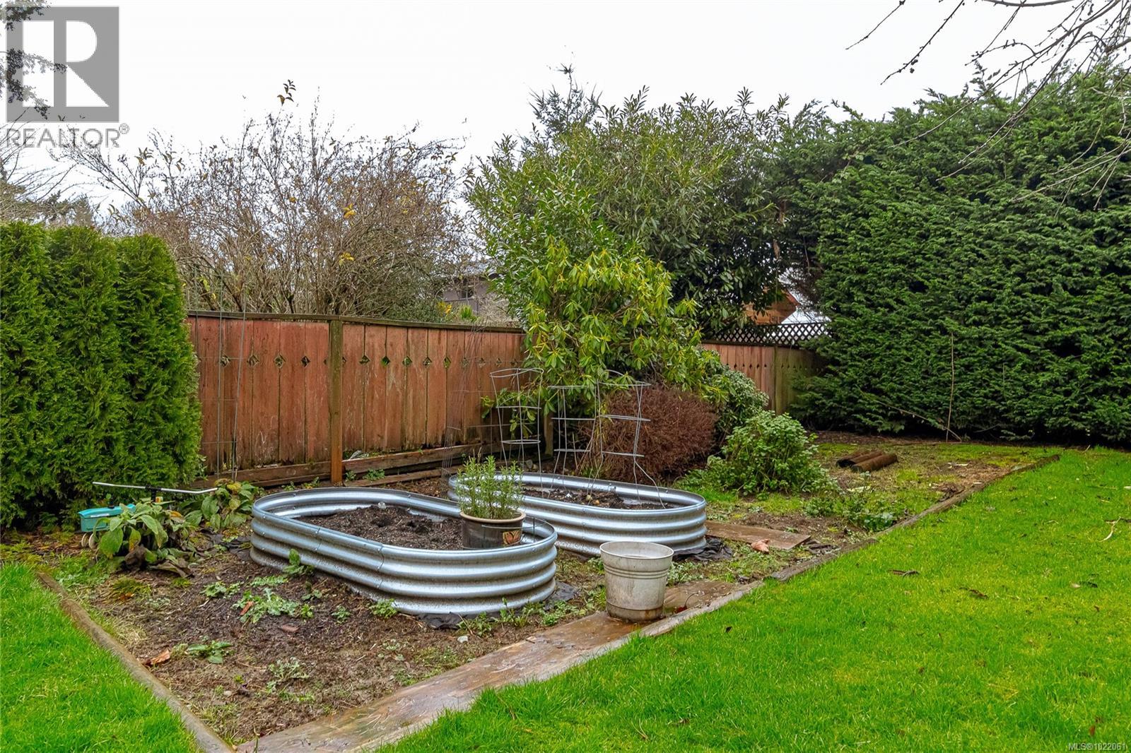 7227 Seabrook Rd, Central Saanich, British Columbia  V8M 1M5 - Photo 38 - 1022061