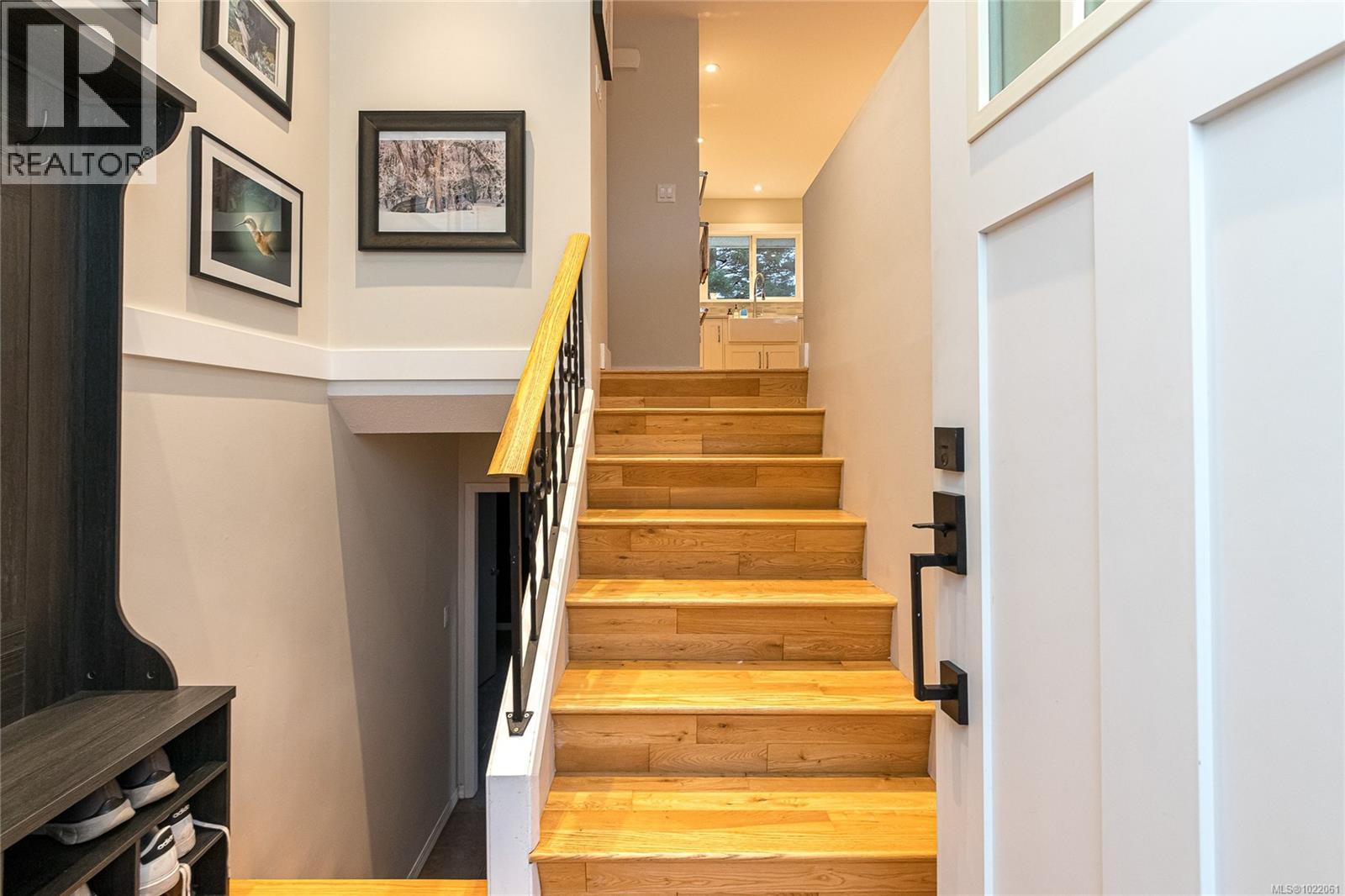 7227 Seabrook Rd, Central Saanich, British Columbia  V8M 1M5 - Photo 5 - 1022061