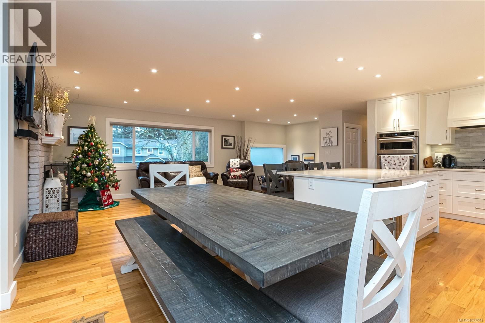 7227 Seabrook Rd, Central Saanich, British Columbia  V8M 1M5 - Photo 9 - 1022061