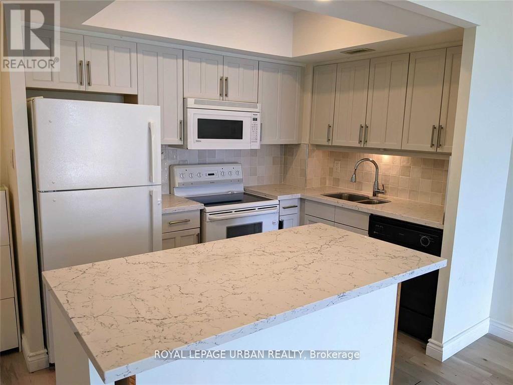 918 - 65 Scadding Avenue, Toronto, Ontario  M5A 4L1 - Photo 3 - C12643200