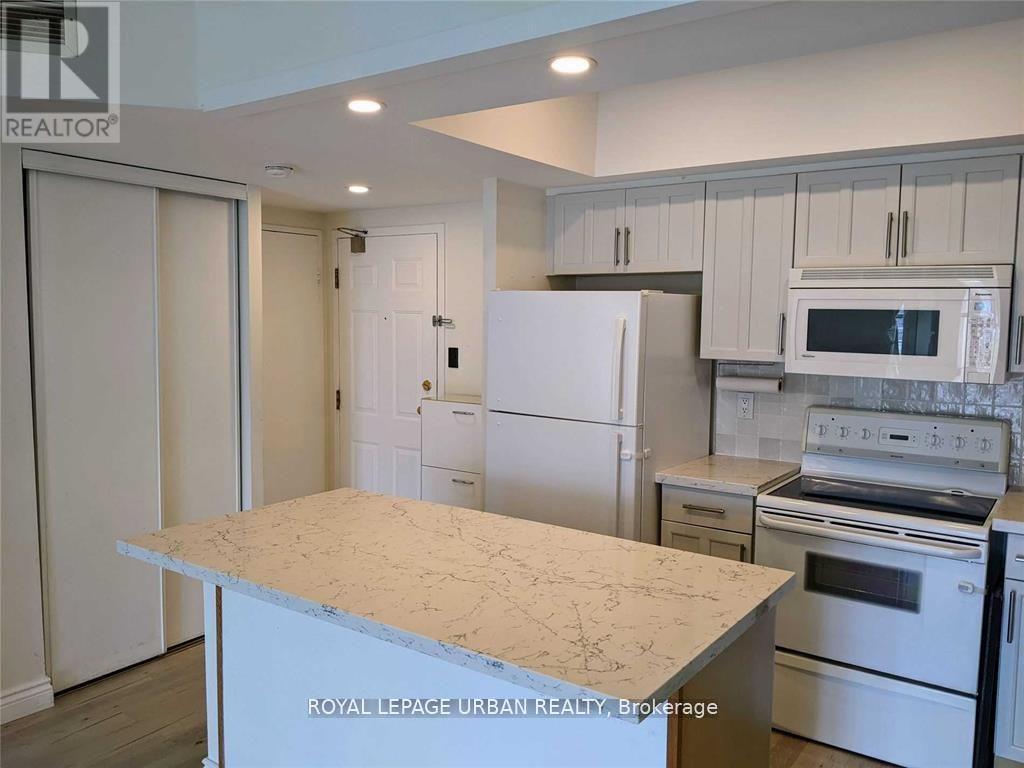 918 - 65 Scadding Avenue, Toronto, Ontario  M5A 4L1 - Photo 4 - C12643200