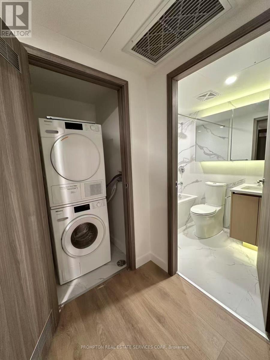 1812 - 3 Concord Cityplace Way, Toronto, Ontario  M5V 0X4 - Photo 9 - C12643276