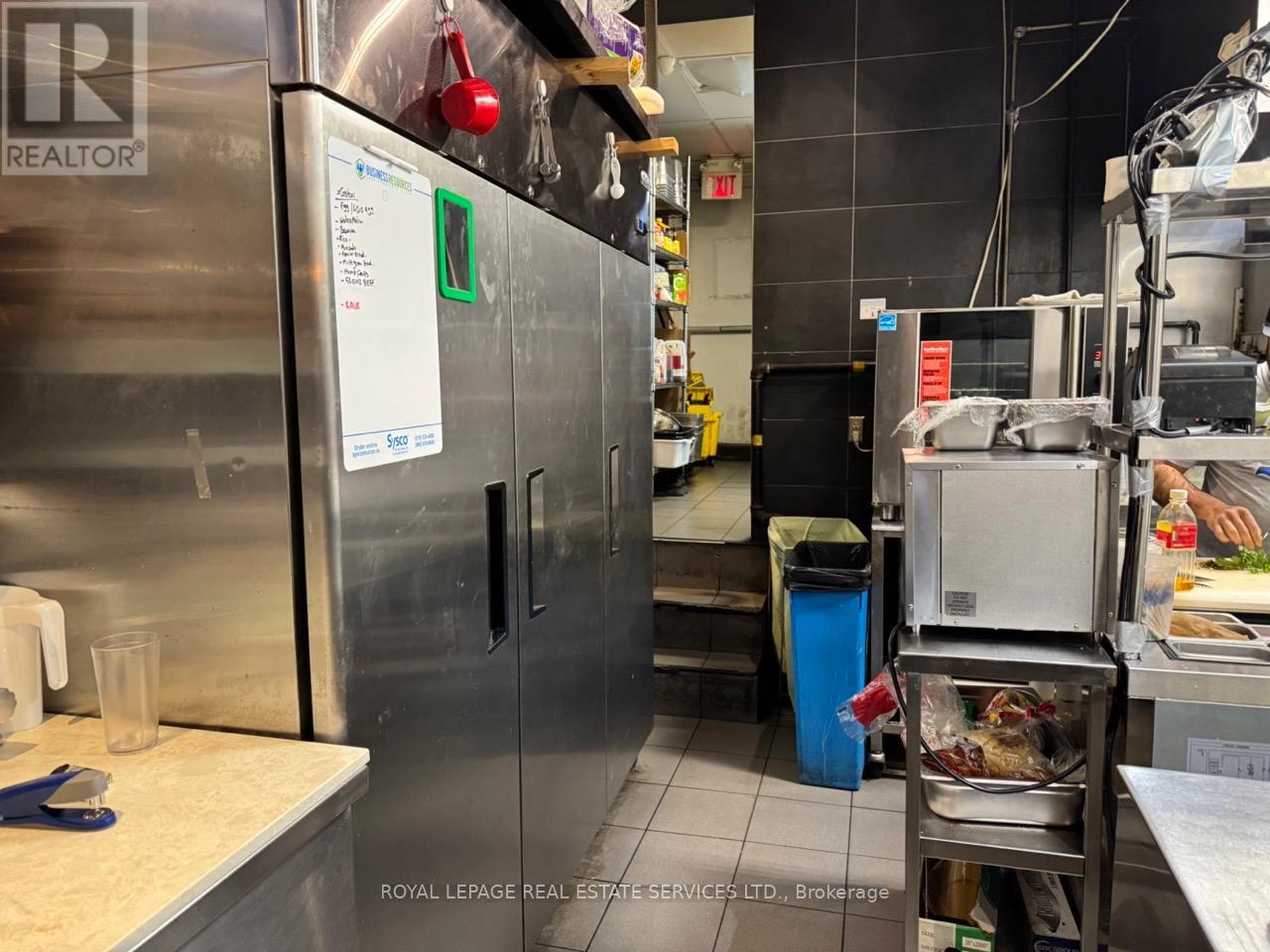 2014 Queen Street E, Toronto, Ontario  M4L 1J3 - Photo 10 - E12643202