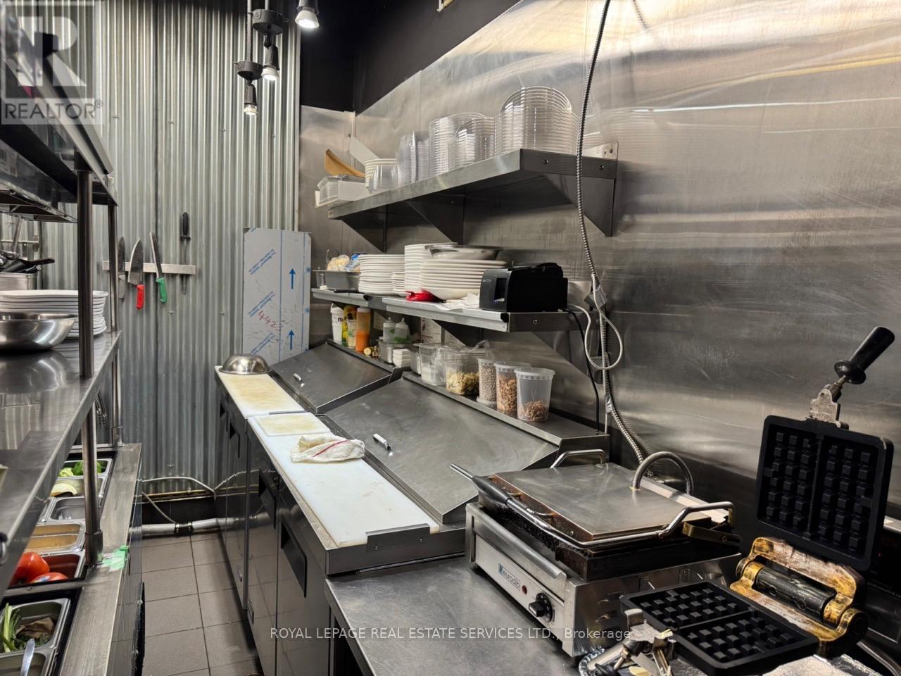 2014 Queen Street E, Toronto, Ontario  M4L 1J3 - Photo 13 - E12643202