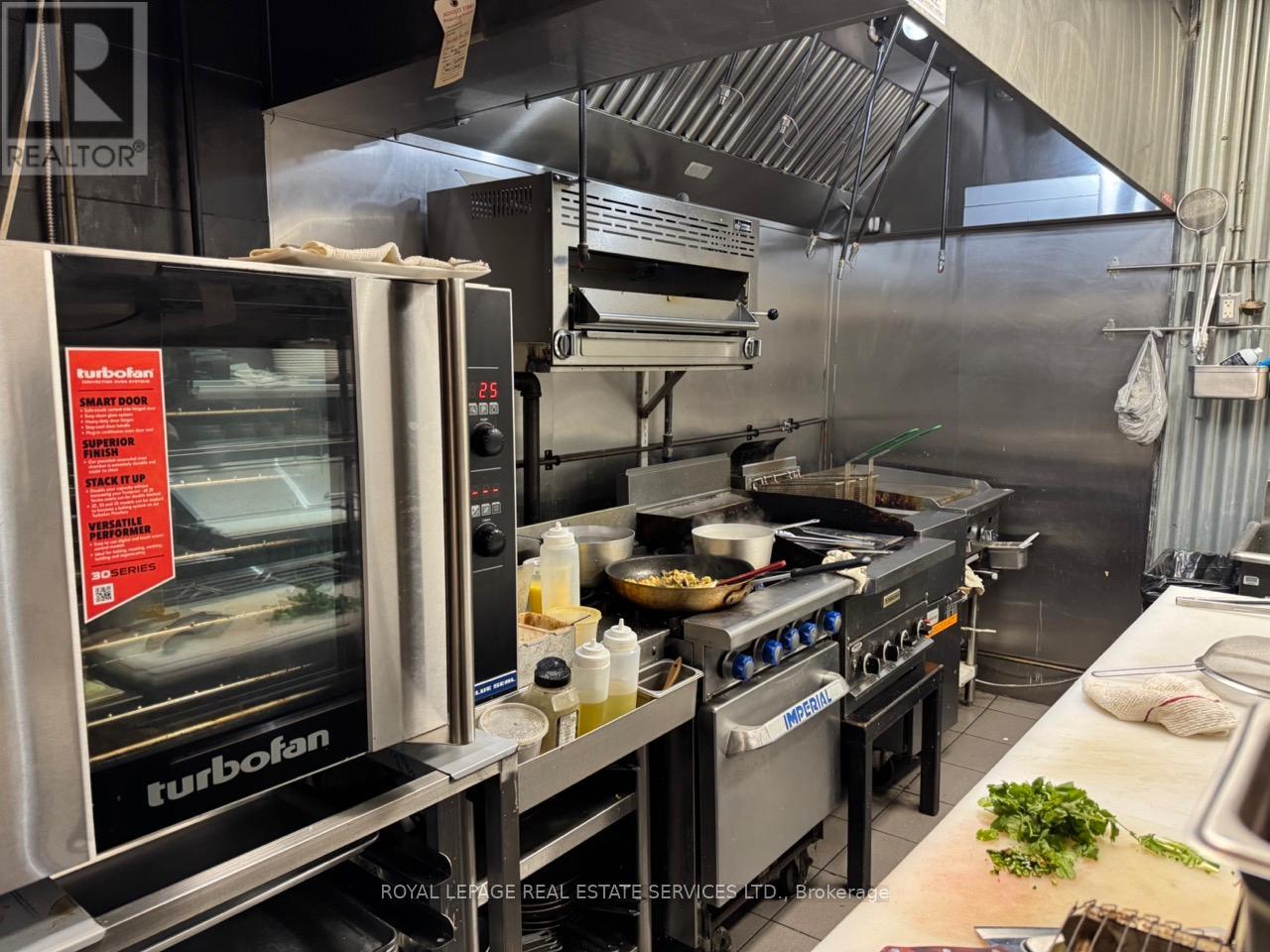 2014 Queen Street E, Toronto, Ontario  M4L 1J3 - Photo 14 - E12643202