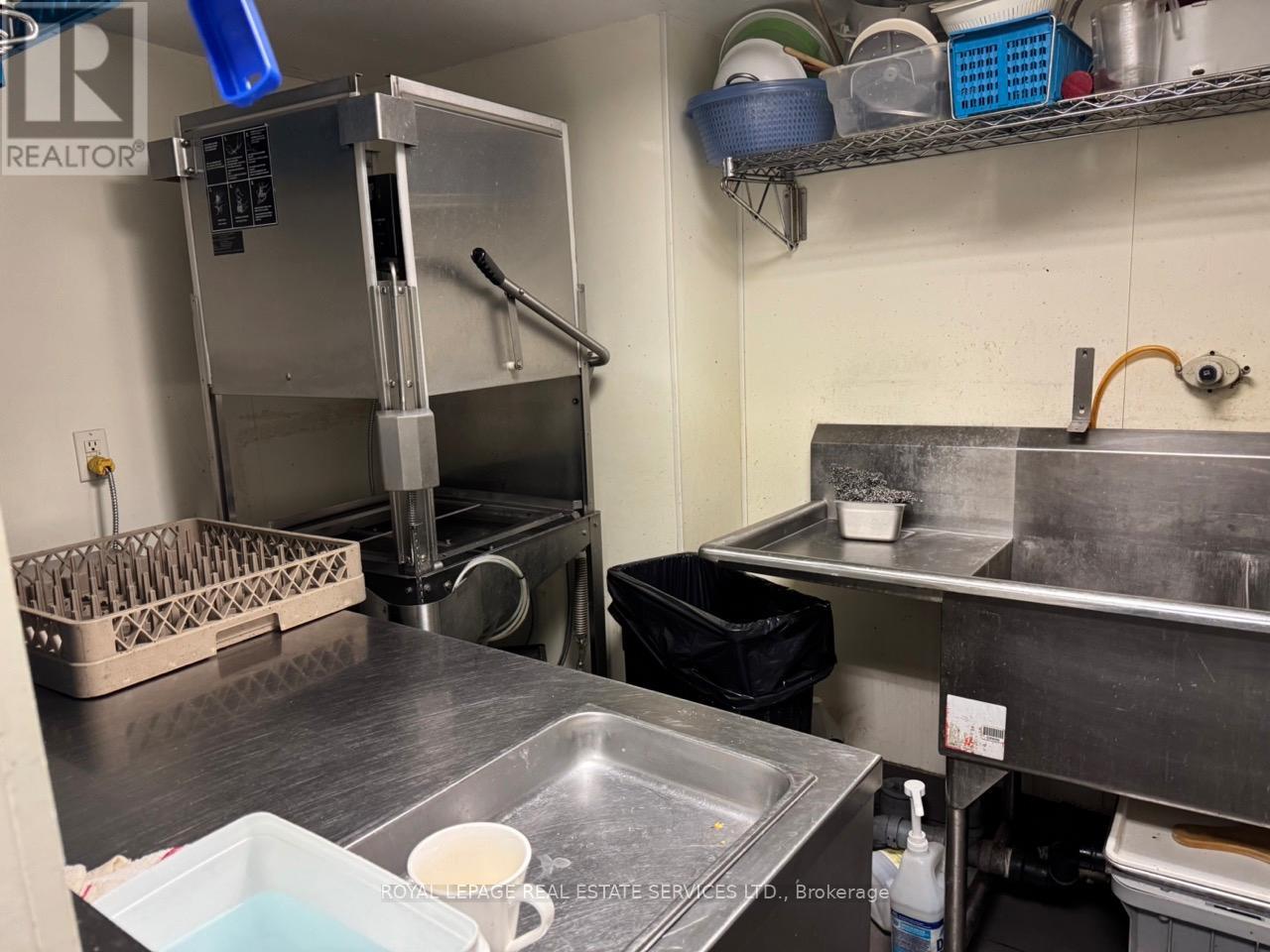 2014 Queen Street E, Toronto, Ontario  M4L 1J3 - Photo 4 - E12643234