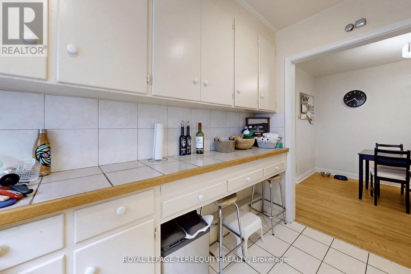 Main - 29 Love Crescent, Toronto, Ontario  M4E 1V6 - Photo 10 - E12643268