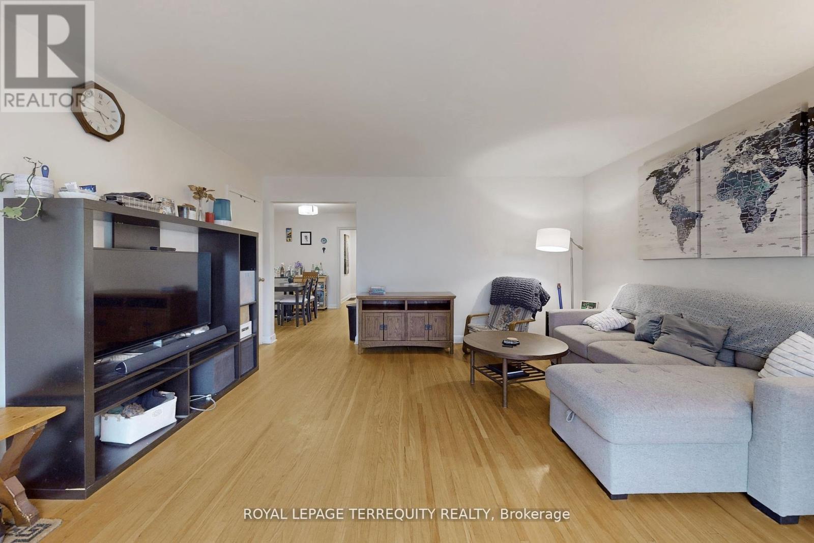 Main - 29 Love Crescent, Toronto, Ontario  M4E 1V6 - Photo 17 - E12643268