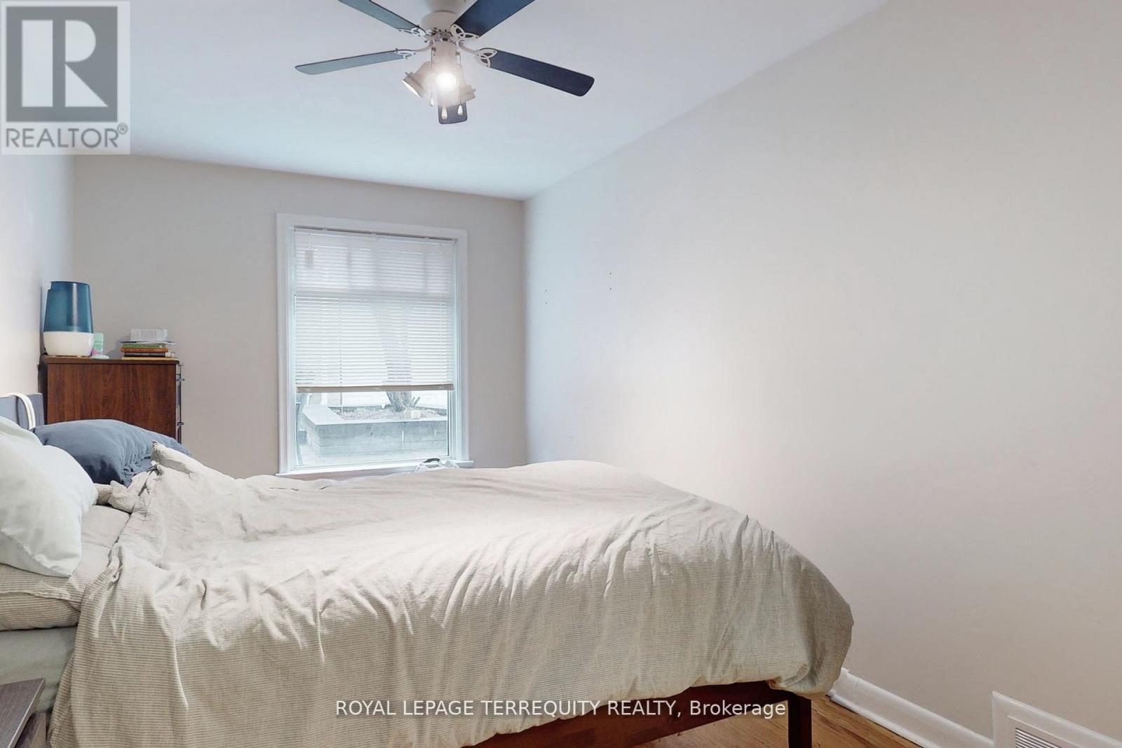 Main - 29 Love Crescent, Toronto, Ontario  M4E 1V6 - Photo 20 - E12643268