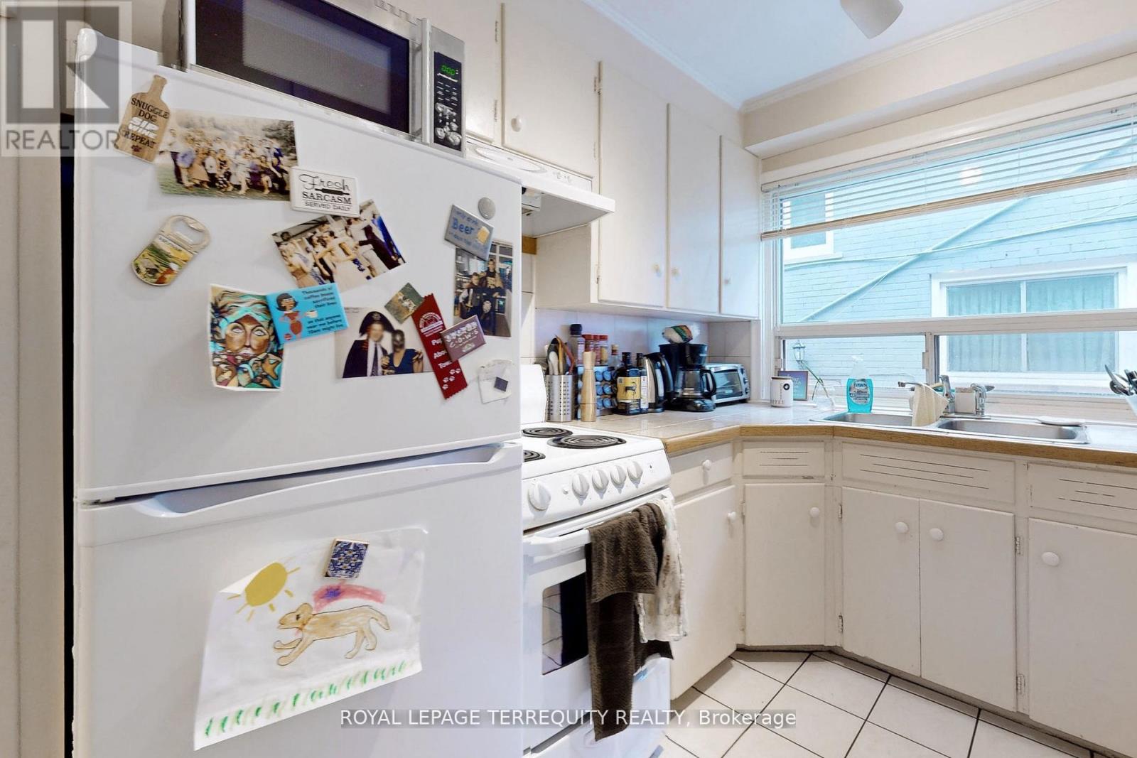 Main - 29 Love Crescent, Toronto, Ontario  M4E 1V6 - Photo 25 - E12643268