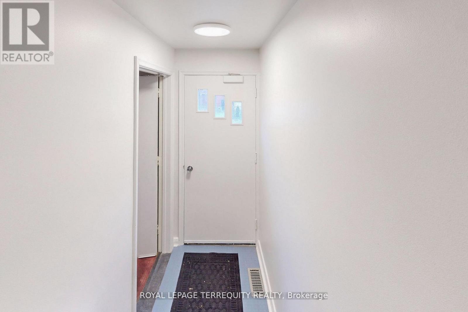 Main - 29 Love Crescent, Toronto, Ontario  M4E 1V6 - Photo 30 - E12643268