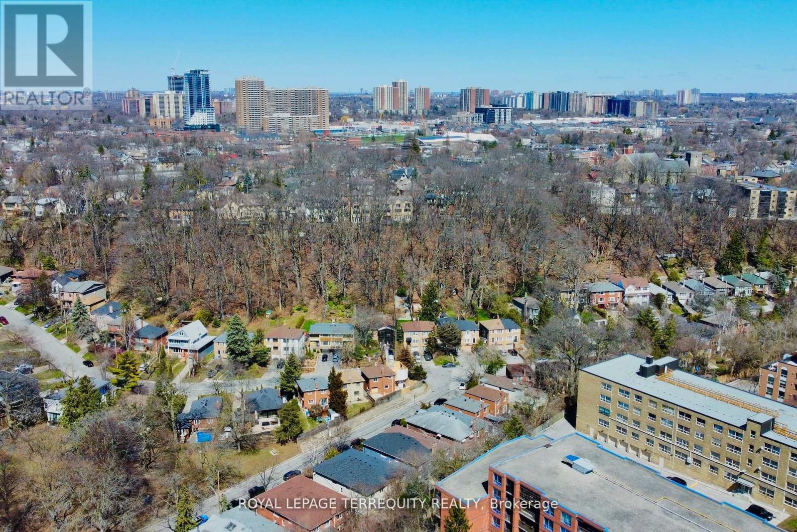 Main - 29 Love Crescent, Toronto, Ontario  M4E 1V6 - Photo 35 - E12643268