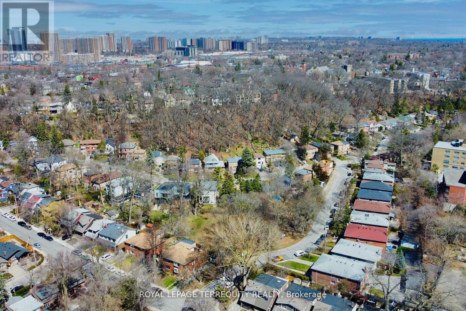 Main - 29 Love Crescent, Toronto, Ontario  M4E 1V6 - Photo 36 - E12643268