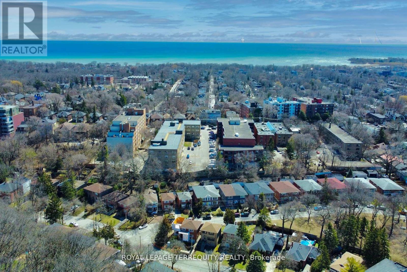 Main - 29 Love Crescent, Toronto, Ontario  M4E 1V6 - Photo 37 - E12643268