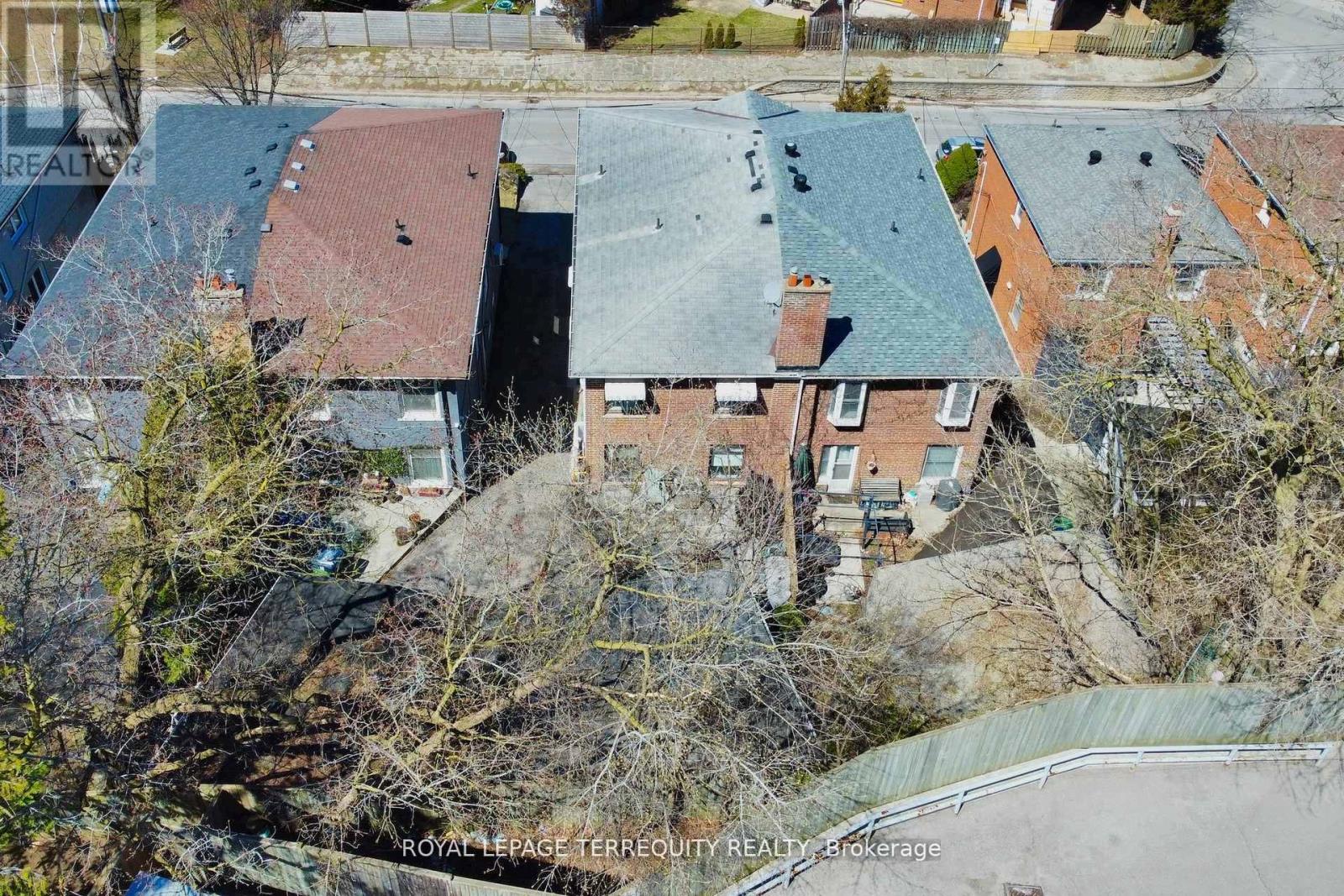 Main - 29 Love Crescent, Toronto, Ontario  M4E 1V6 - Photo 39 - E12643268